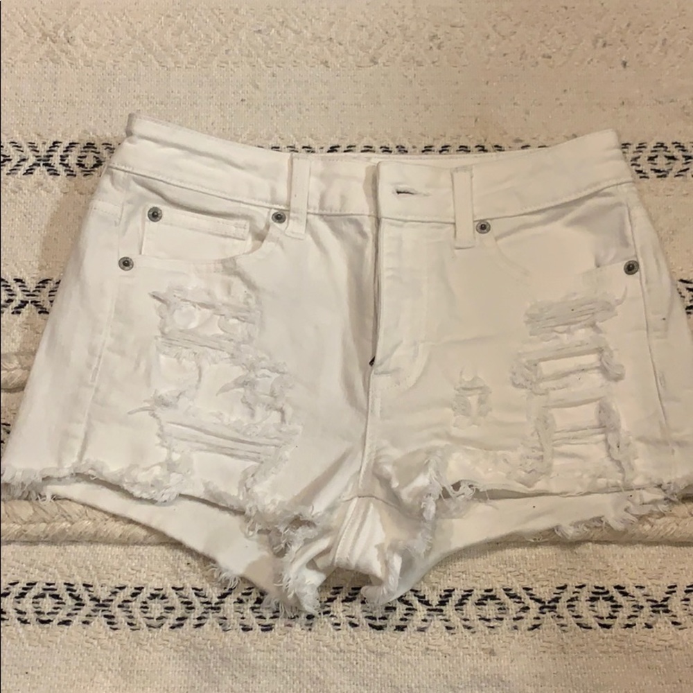 WHITE AMERICAN EAGLE SHORTS